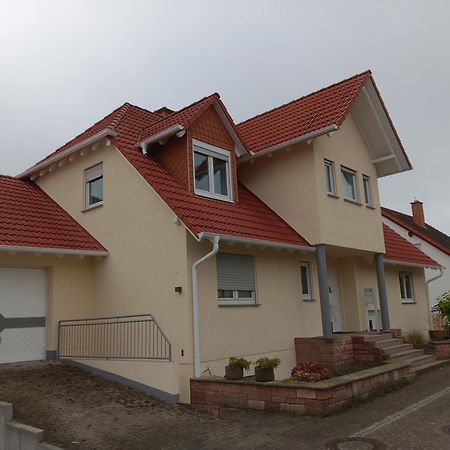 Gaestehaus Becker Wachenheim an der Weinstrasse Exterior photo