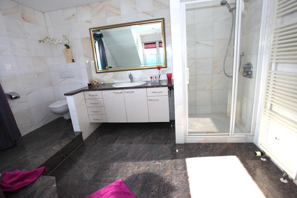 Gaestehaus Becker Wachenheim an der Weinstrasse Room photo